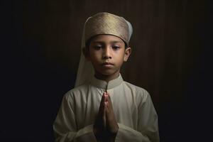 ai genererad en ung pojke i en vit hatt bön- foto