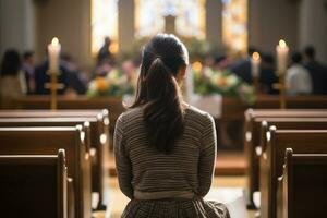 ai genererad ung religiös kvinna bön- i katolik katedral foto