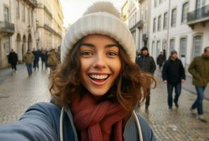 ai genererad kvinna i en bra humör tar selfies i de stad. foto