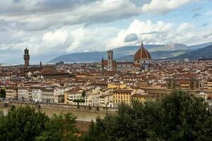 Foto med de panorama av de medeltida stad av florens i de område av Toscana, Italien