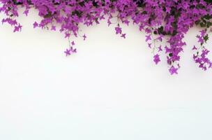 ai genererad en vit vägg med lila blommor foto
