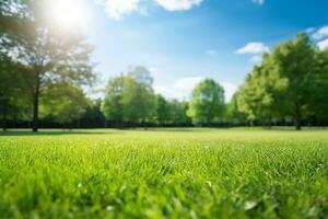 ai genererad skön suddig bakgrund bild av vår natur med en ordentligt trimmad gräsmatta omgiven förbi träd mot en blå himmel med moln på en ljus solig dag foto