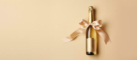 ai genererad generativ ai, beige champagne flaska attrapp med rosett på beige bakgrund foto