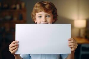 ai genererad liten pojke innehav en tom vit ark av papper foto
