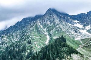 kumrat valley vacker jazz banda landskap utsikt över bergen foto