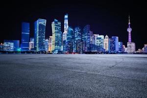 skymning skott med shanghai skyline foto