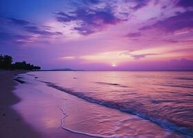 ai genererad sommar strand med blå vatten och lila himmel på de solnedgång. ai genererad. foto