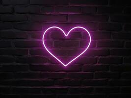 neon hjärtans dag tecken hjärta glöd på mörk tegel foto