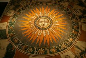 ai genererad gammal antik Sol mosaik- konst. generera ai foto