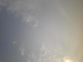 vitblå himmel bakgrundsdesign foto