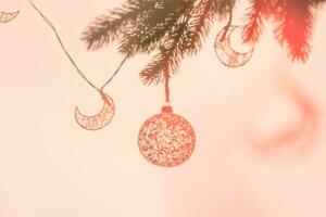 jul boll på jul träd, kreativ Foto, ny år, jul foto