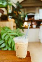 lattekaffe i take away -glas foto