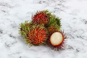 ljuv saftig tropisk frukt rambutan foto