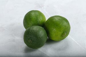 grön sur tropisk kalk frukt foto