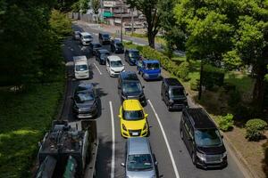 en trafik sylt på de stadens centrum gata i takashimadaira tokyo foto