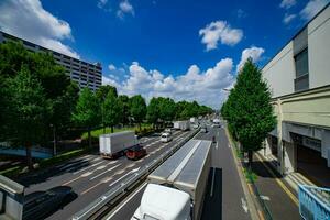 en trafik sylt på de stadens centrum gata i takashimadaira tokyo bred skott foto