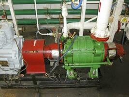 centrifugal olja pump. pumpning vatten behandling modul. olja equipm foto