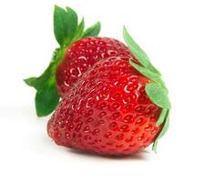jordgubbar på vitt foto
