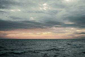 solnedgång vinter- medelhavs hav landskap Foto. skön natur landskap fotografi foto