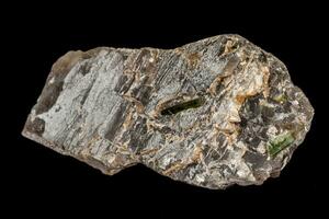 makro sten turmalin mineral på en svart bakgrund foto