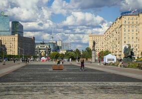 Moskva, ryssland - 21.07.2021 -skott av de seger fyrkant belägen på de kutuzovskiy aveny. stad foto