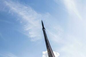 skott av de Plats raket monument. konst foto