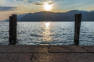 solnedgång på Gardasjön. malcesine. foto