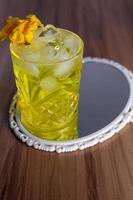 cocktail med citron foto