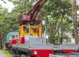 skott av de årgång gammal konstruktion tåg. transport foto