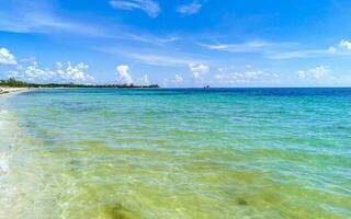 tropisk karibiska strand klar turkos vatten playa del carmen Mexiko. foto