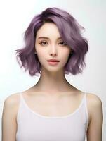 ai genererad porträtt av skön ung japansk kvinna med kort vågig lila hår på isolerat vit bakgrund, ai generativ foto