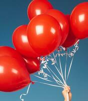 röd festlig ballonger foto