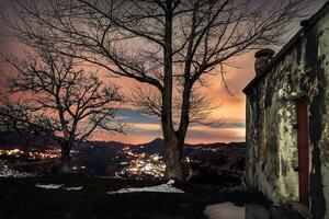 övergiven bondgård foto