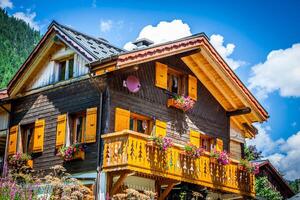 traditionell Land hus i Schweiz alps foto