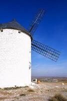 cervantes don quixote väderkvarnar och consuegra slott. kastilien la mancha, Spanien foto