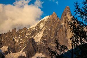 se av dru topp i chamonix, alperna, Frankrike foto