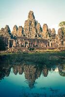 angkor thom kambodja. bayon khmer tempel på angkor wat historisk plats foto