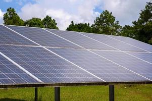 speciella solceller som måste byta energi från solljus till elektrisk energi ren energi som är miljövänlig foto