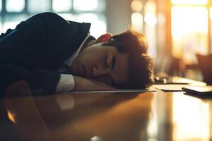 ai genererad affärsman sovande eller tupplur på de kontor skrivbord, överarbetad påfrestning utmattad utmattning foto