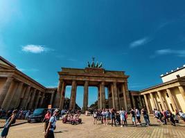 berlin 2019- Brandenburger Tor på en sommardag foto