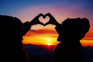 ai genererad en par av kärlek gör en hjärtformade gest, medan de solnedgång. ai bakgrund foto