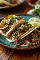 ai genererad carnitas fiesta tacos på en traditionell folk keramisk maträtt foto