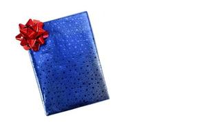 blå gif -låda för juldekoration med urklippsbanor foto