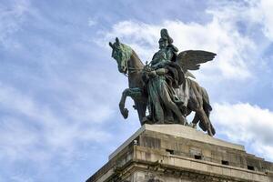 koblenz, tysk, 2023, william jag ryttare staty, först tysk kejsare på de tysk hörn, koblenz, rhineland palatinera, Tyskland foto