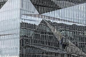 berlin, Tyskland, 2021 - reflexion på en glas fönster Fasad, 3xn kub byggnad, regering distrikt, tiergarten, berlin, Tyskland foto