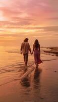 ai generativ romantisk Lycklig par i kärlek gående på de strand på solnedgång pojkvän och flickvän innehav händer på Semester utomhus- människor kärlek och högtider begrepp årgång filtrera foto