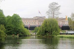 London i de Storbritannien på 5 Maj 2023. en se av buckingham palats på de kröning foto