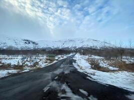 en se av de island landsbygden i de vinter- täckt med snö nära de Gulfos vattenfall foto