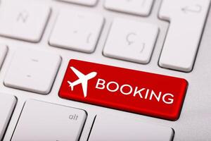 flyg bokning tangentbord plan resa flyga kolla upp köpa hemsida e-biljett nyckel företag begrepp - stock bild foto