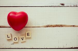 valentines dag bakgrund med hjärtan och de ord kärlek. foto